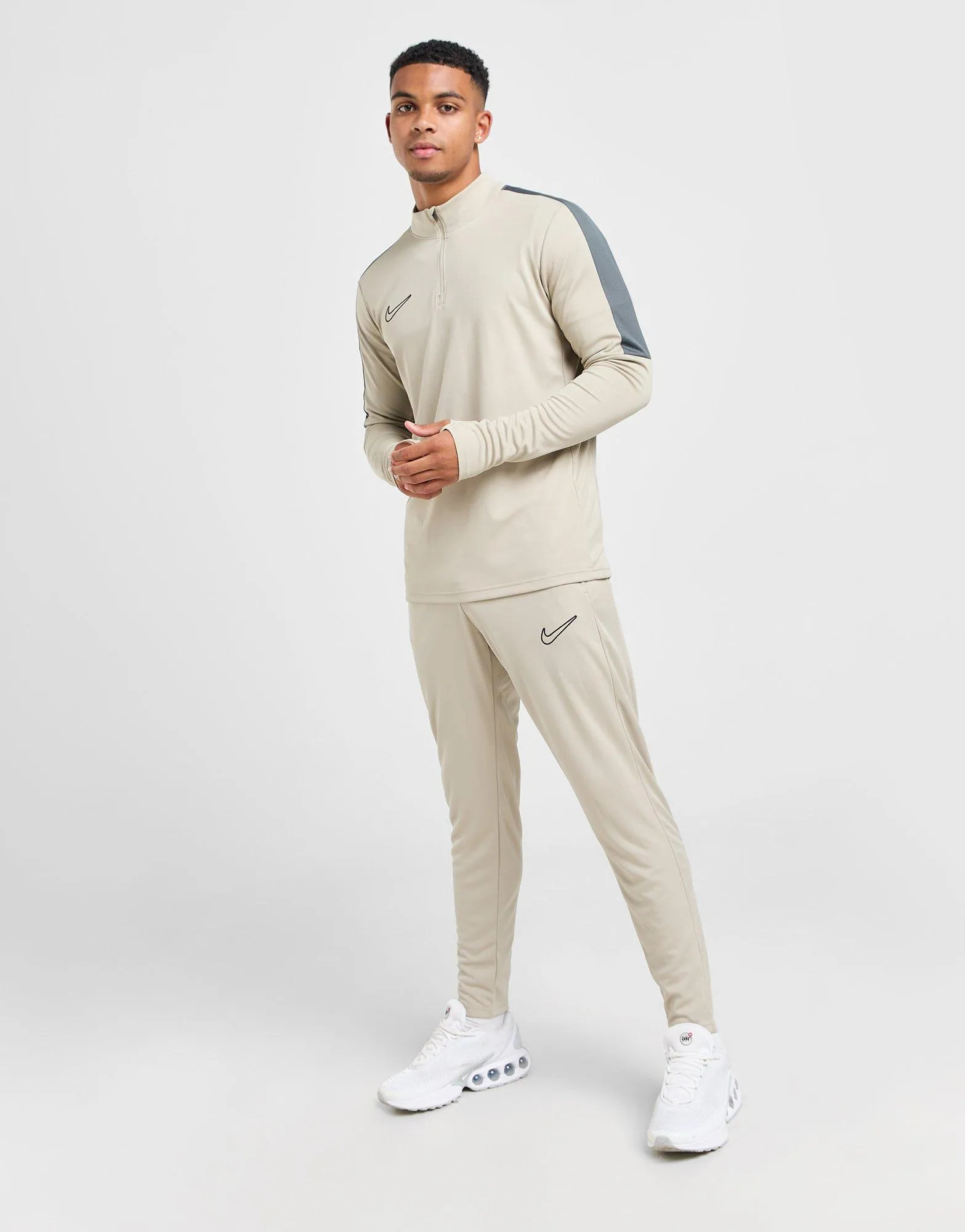 Nike pantalón de chándal Academy