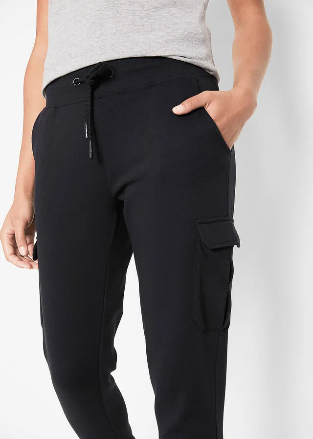 Pantalón de chándal con bolsillos tipo cargo, hasta el tobillo Negro