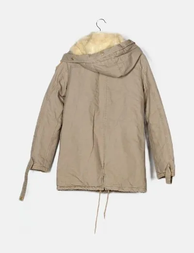 Pull&Bear Parka beige detalle pelo