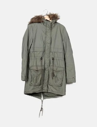 Tommy Hilfiger Parka verde detalle pelo