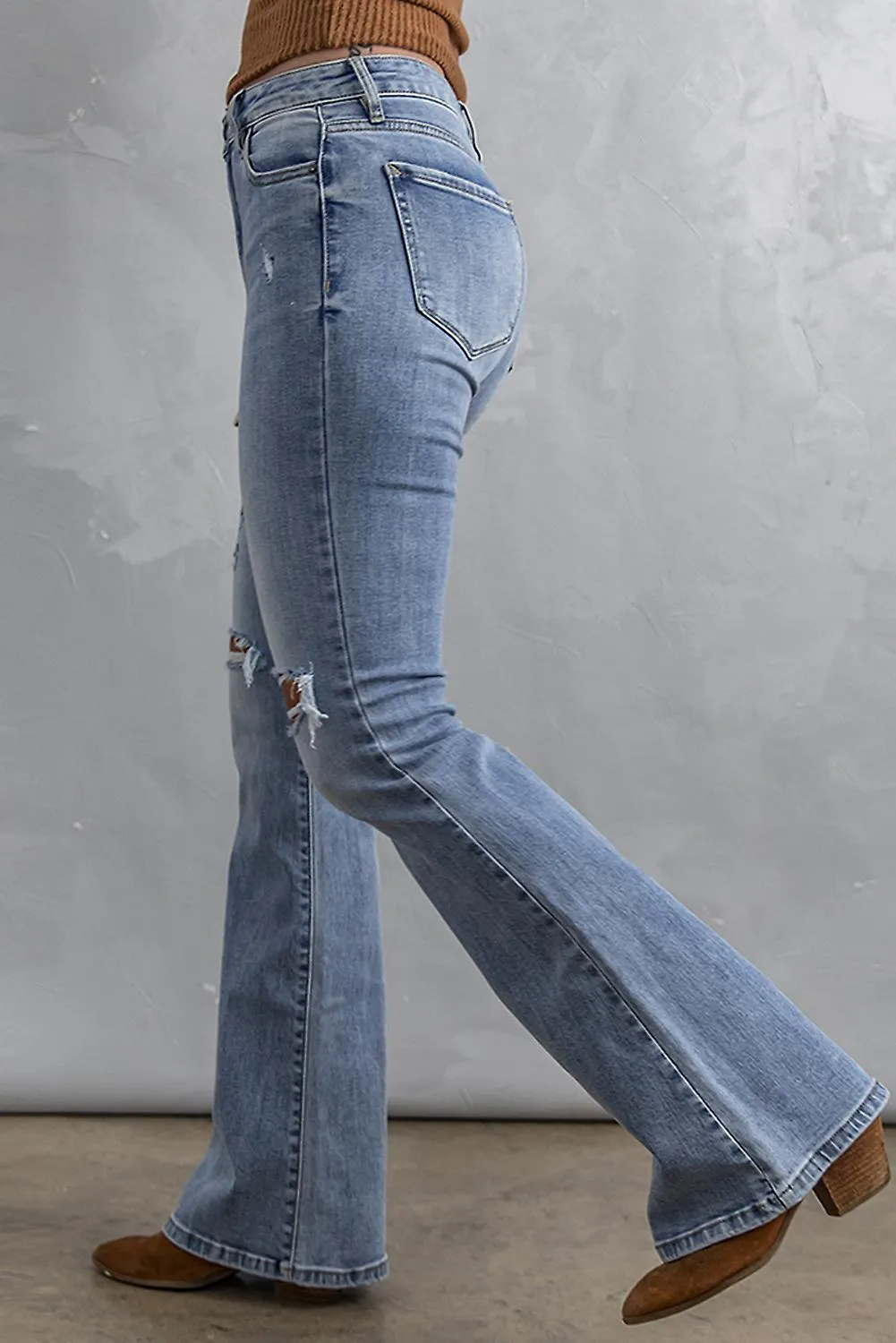 Women's Blue Wash Knee Slits Ripped Flare Jeans