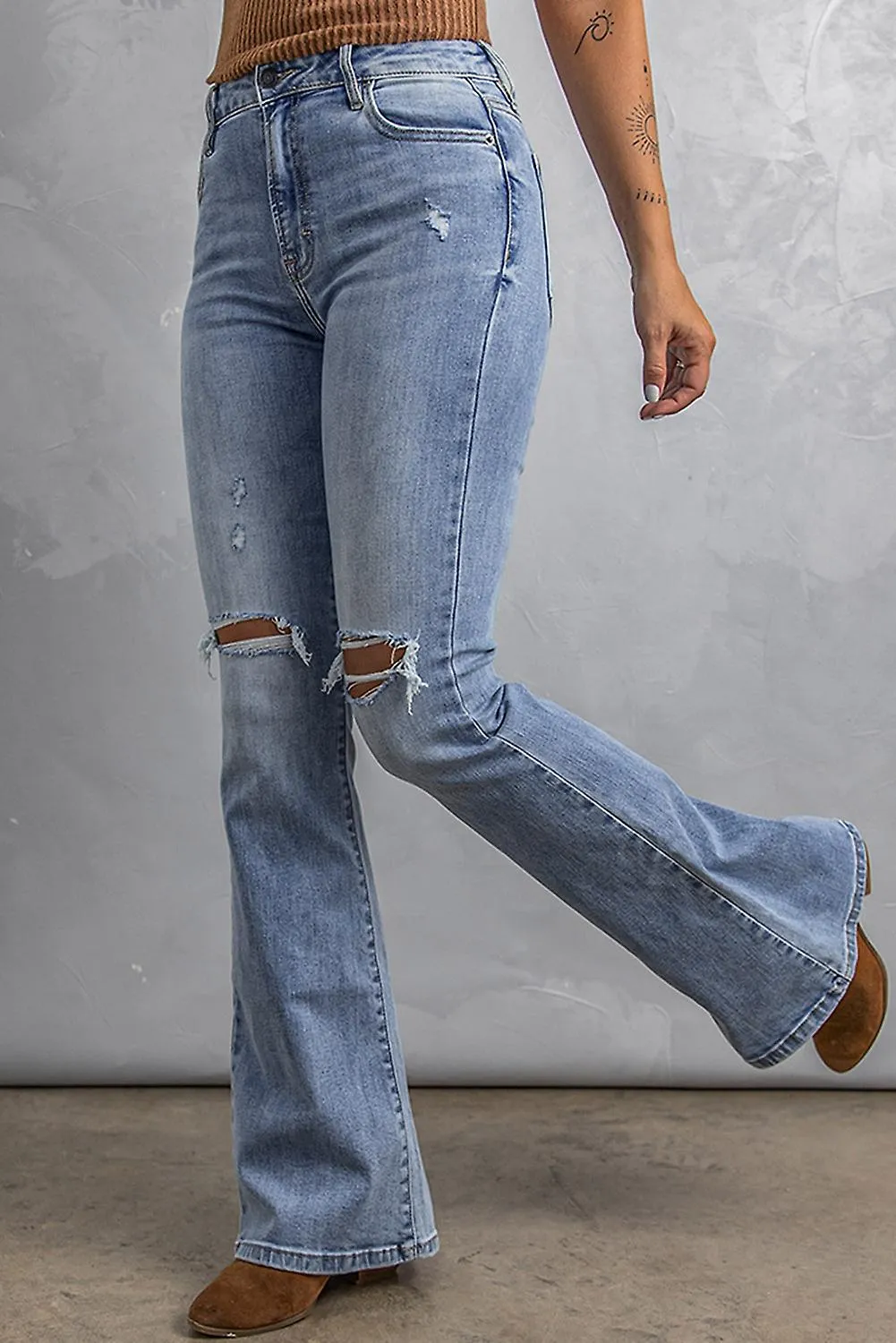 Women's Blue Wash Knee Slits Ripped Flare Jeans